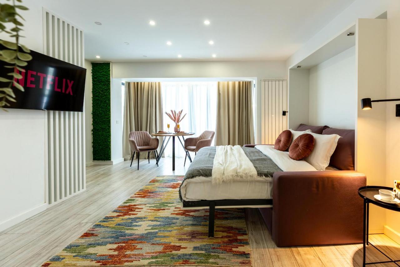 Apartment Ultracentral Studio: Explore The In Style Bucharest
