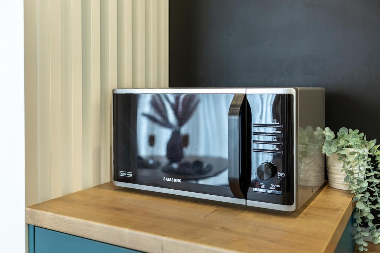 Ultracentral Studio: Explore The In Style Apartment *