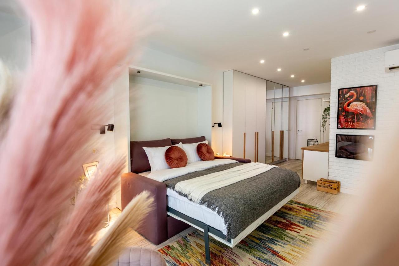 Ultracentral Studio: Explore The In Style *