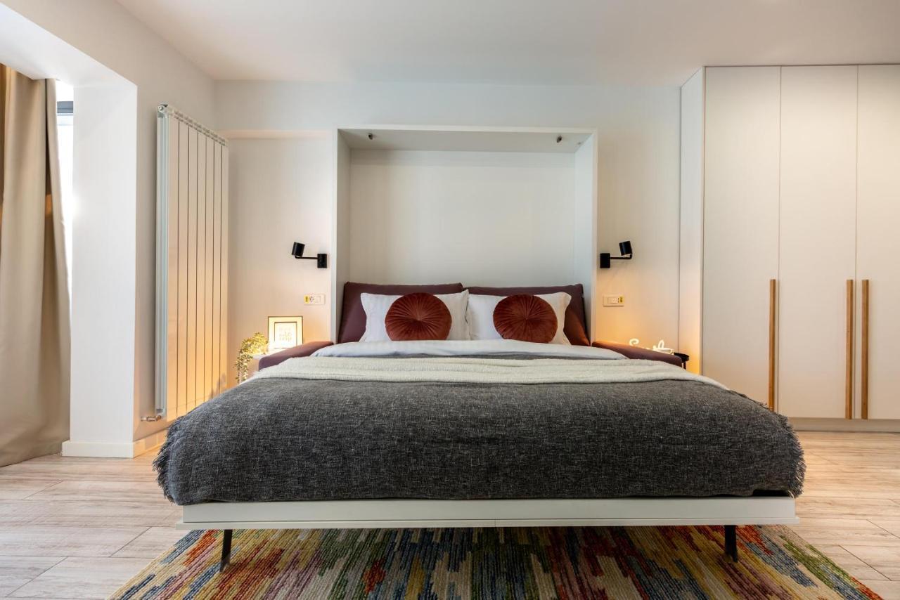 Apartment Ultracentral Studio: Explore The In Style Bucharest