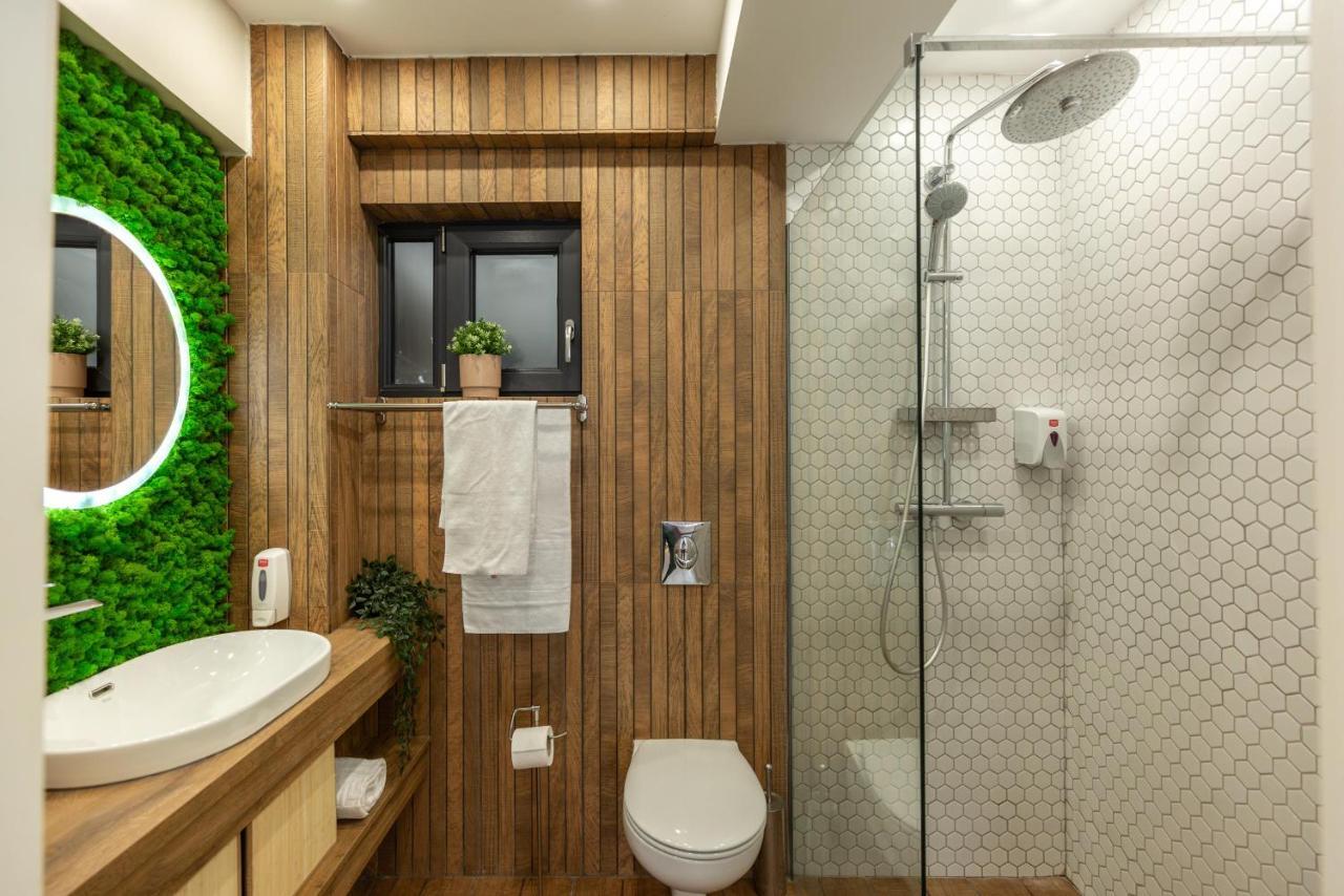 Ultracentral Studio: Explore The In Style * Bucharest